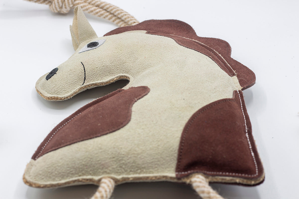 Horse-shaped horse and dog toy with rope handle from green and wilds