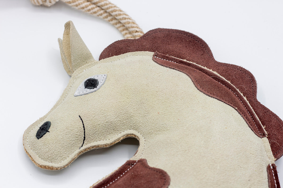Horse-shaped horse and dog toy with rope handle from green and wilds